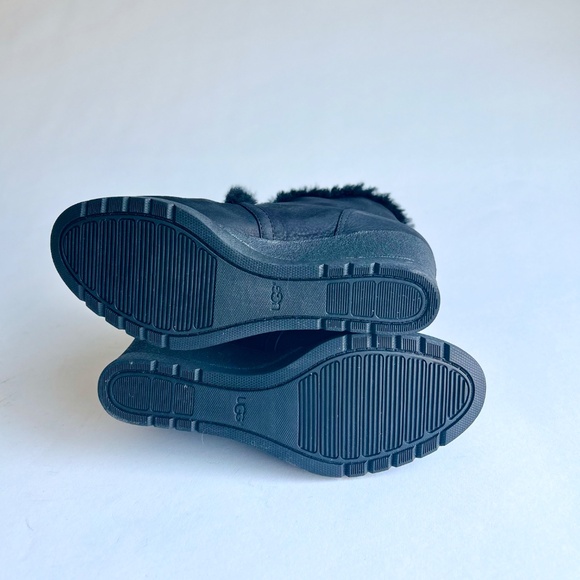 UGG Black Waterproof Leather Shearling Lining Ankle Wedge Boots size 8 - Picture 10 of 14